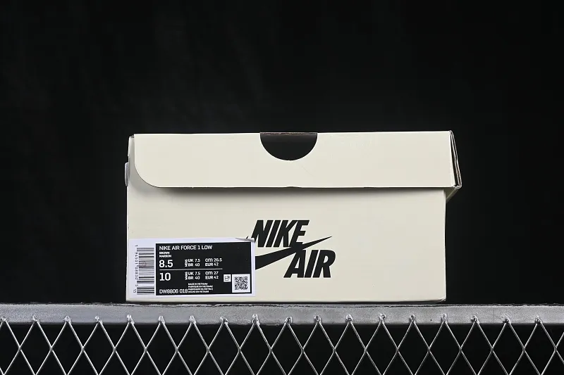 All categories Nk Air Force 1 Air Force series Nk Air Force 1 Low Air Force low-top Nike Air Force 1'07 Low Air Force 1 low-top casual sneakers DW8806-018